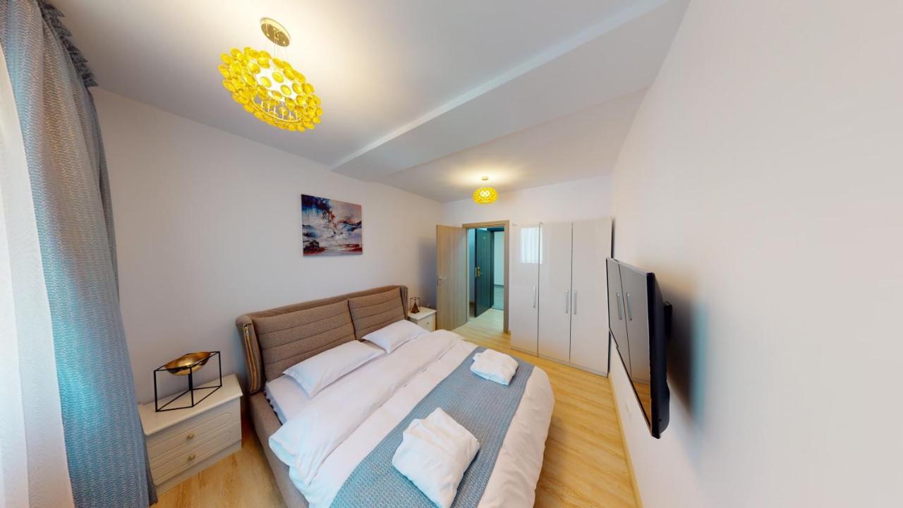 Le Blanc Aparthotel Bukares Bagian luar foto
