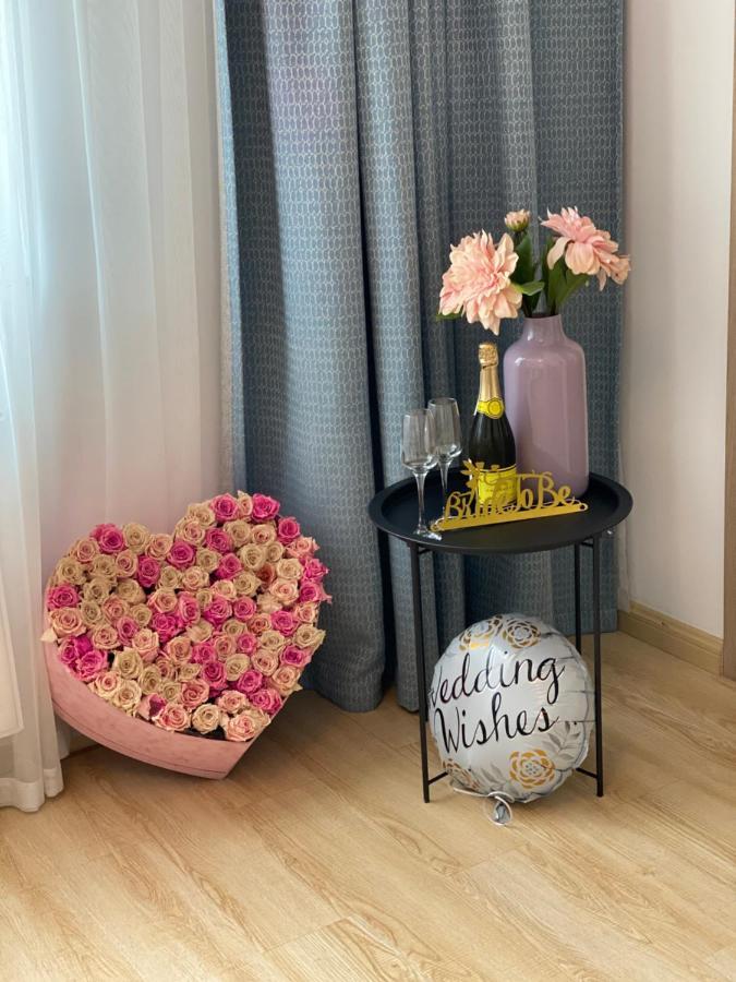Le Blanc Aparthotel Bukares Bagian luar foto